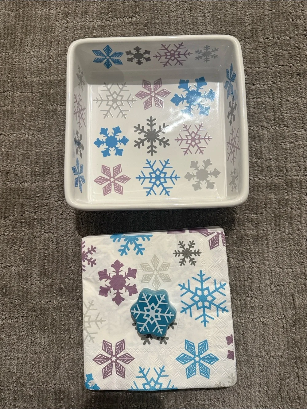 Temp-tations ❄️ Seasonal Napkin Holder with Weight and 28 Napkins ❄️ Snowflake